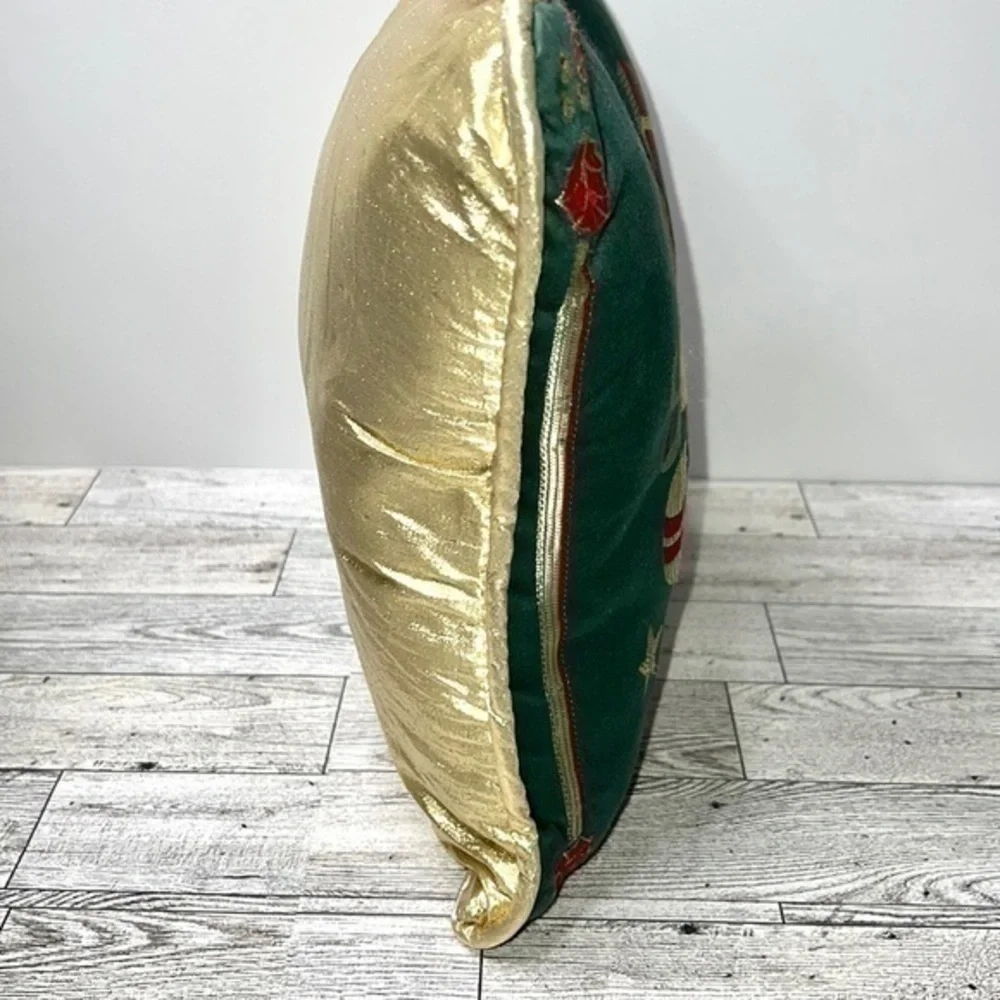 N/A gold trim